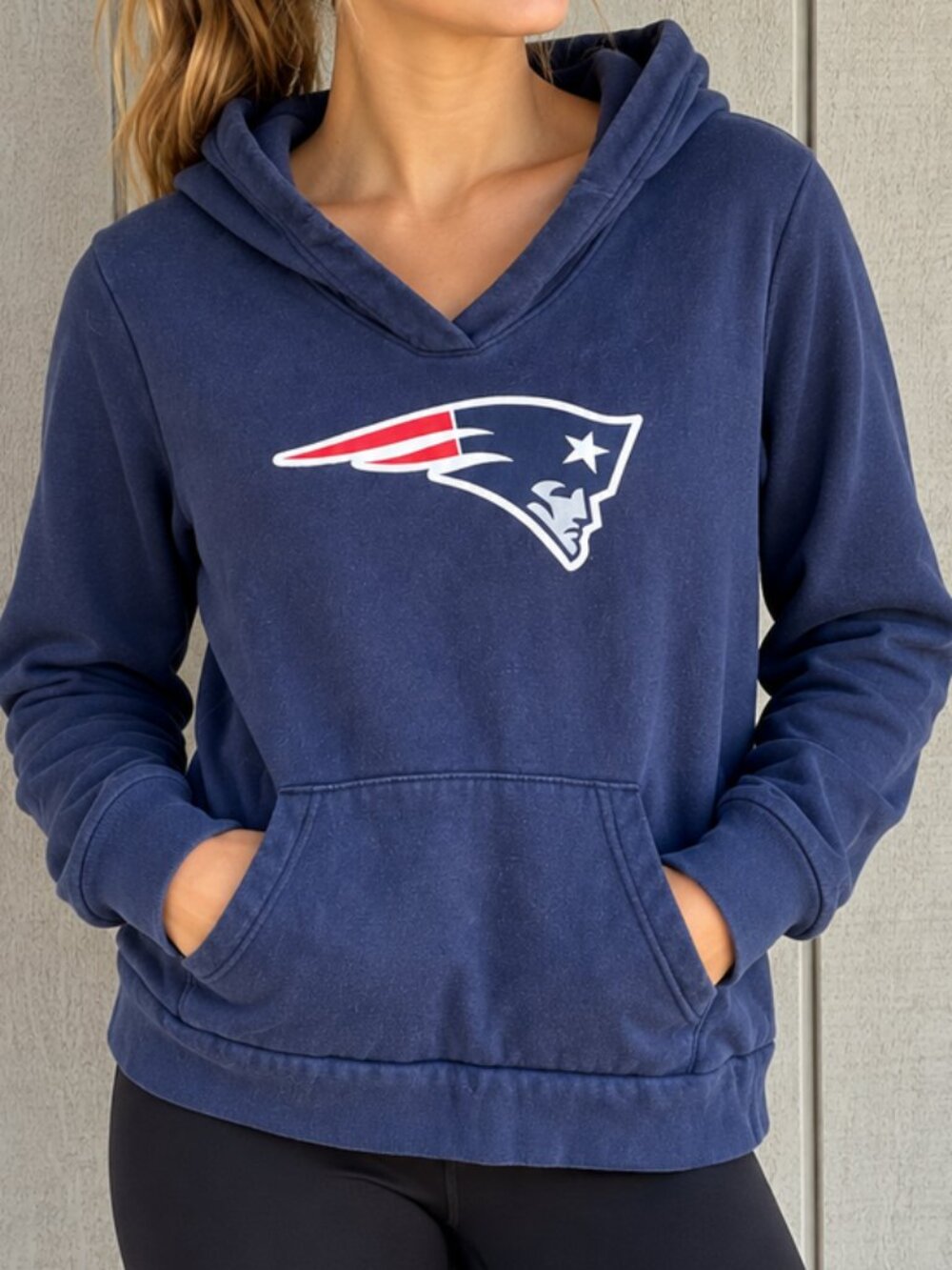 Fanatics NE Patriots Official NFL Pats Sweatshirt Hoodie Pocket Womens Sz Small